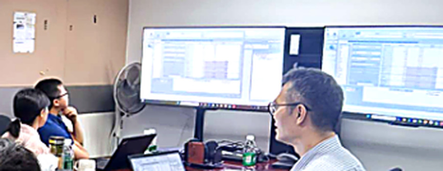 交流现场演示的 PVTsim 软件操作界面